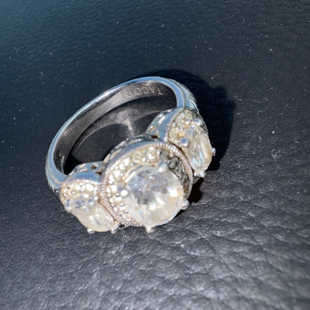 3 stone oval cut engagement ring